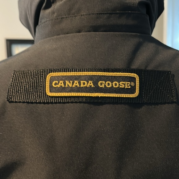 Canada Goose Parka - Picture 3 of 7